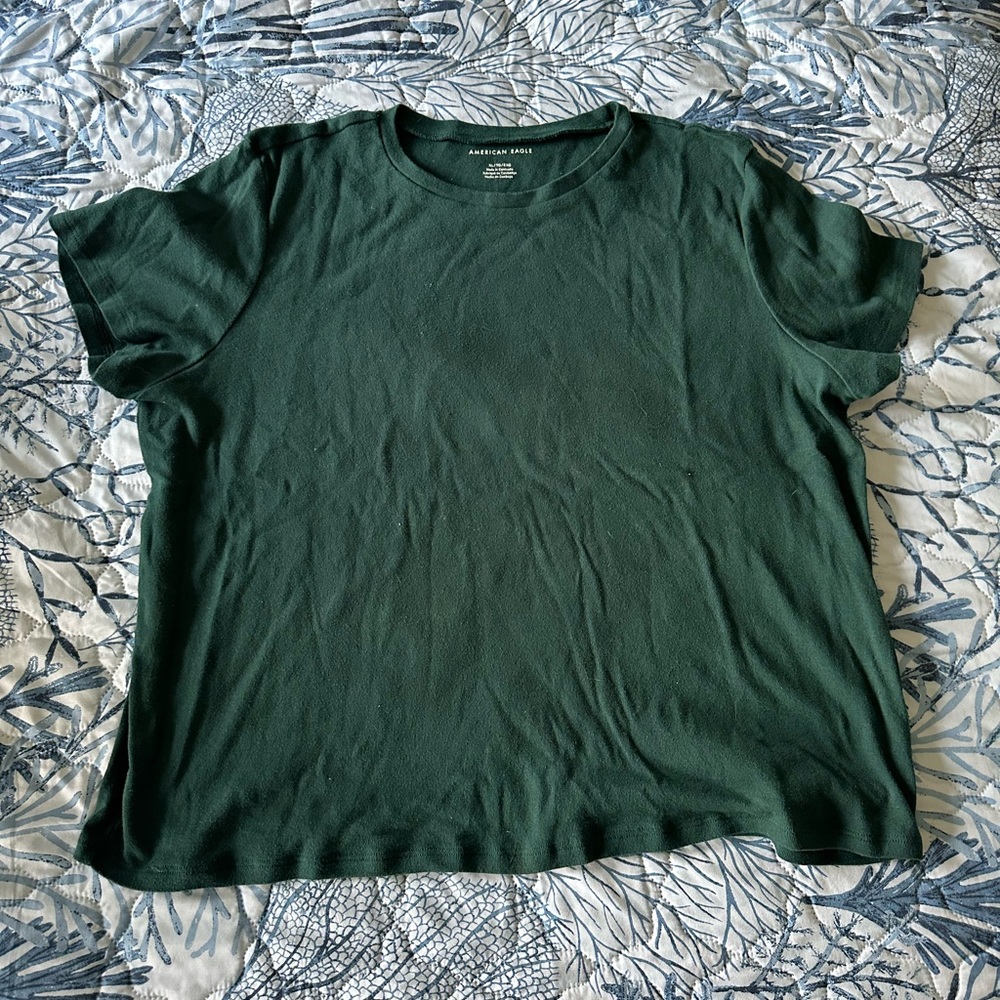 Green American eagle t-shirt